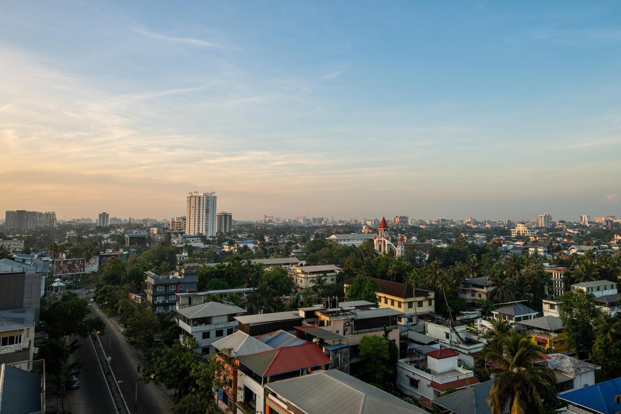 Cj Grande By Jesway Hotels & Resorts Kochi 外观 照片