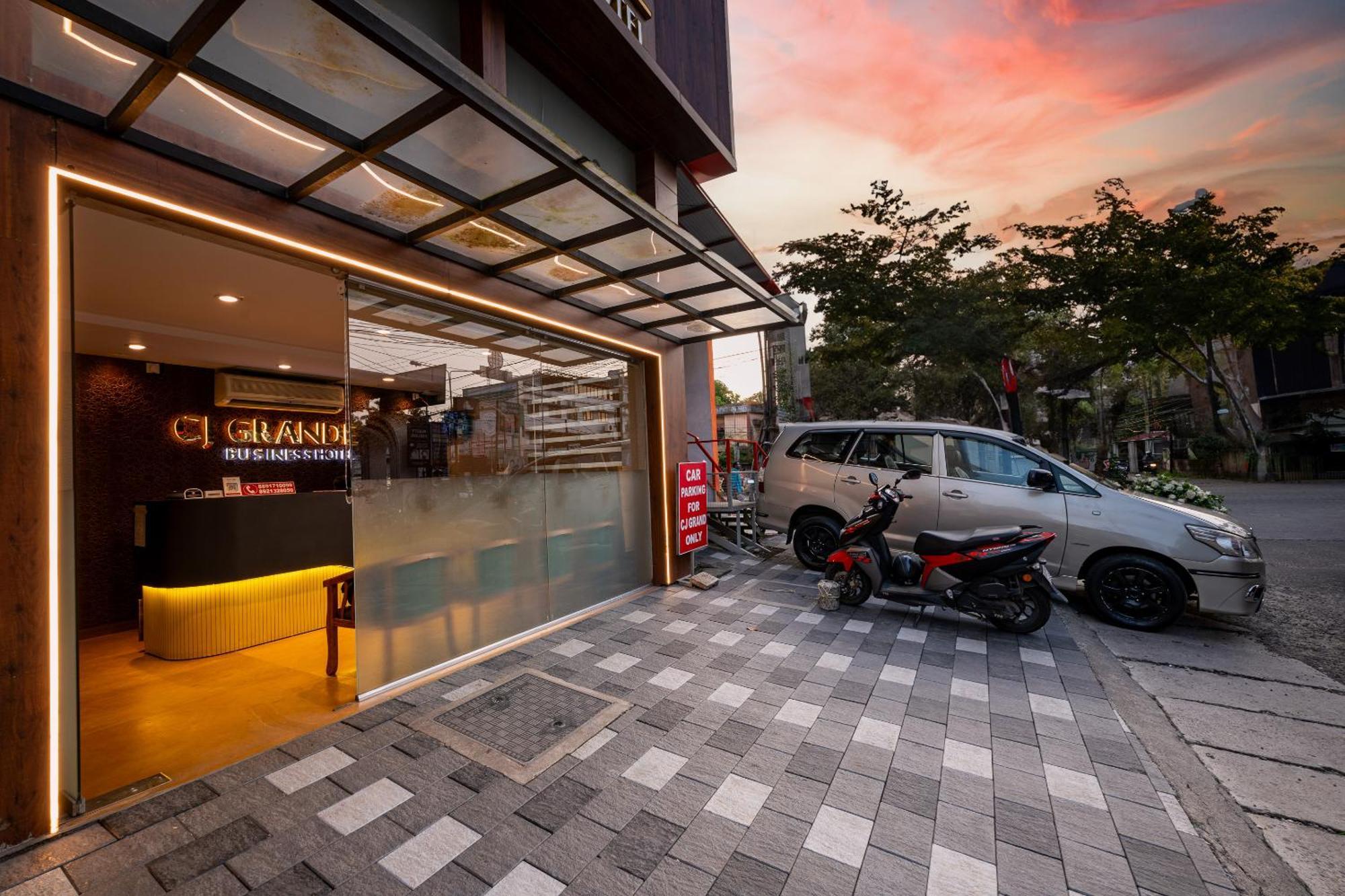Cj Grande By Jesway Hotels & Resorts Kochi 外观 照片